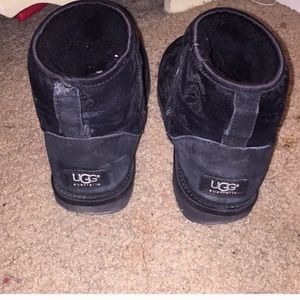 Black uggs